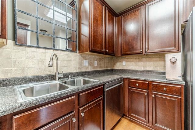 1150 Lake Point Way, Suwanee, GA 30024