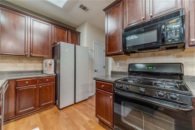 1150 Lake Point Way, Suwanee, GA 30024