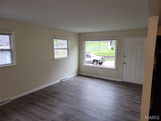 846 Elsworth Place, St Louis, MO 63135