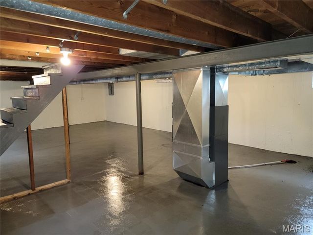 846 Elsworth Place, St Louis, MO 63135