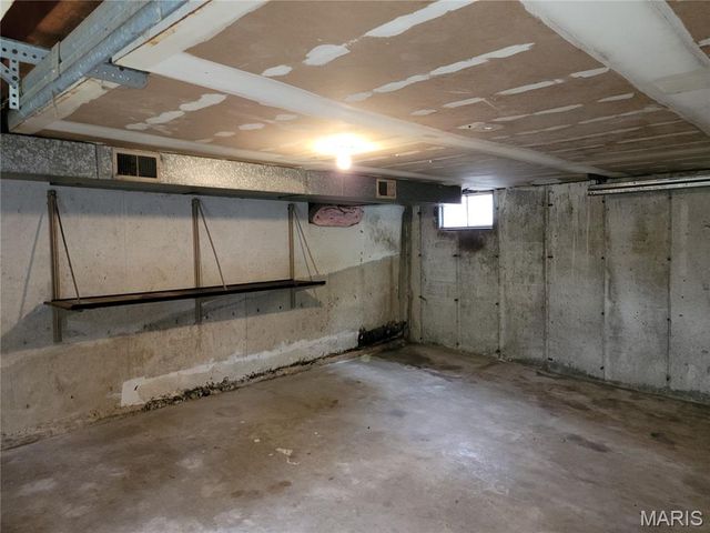 846 Elsworth Place, St Louis, MO 63135