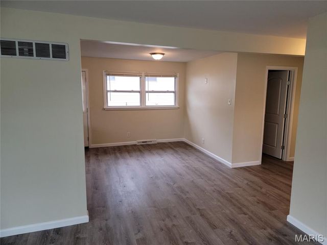 846 Elsworth Place, St Louis, MO 63135