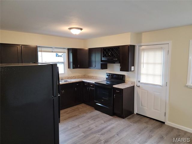 846 Elsworth Place, St Louis, MO 63135