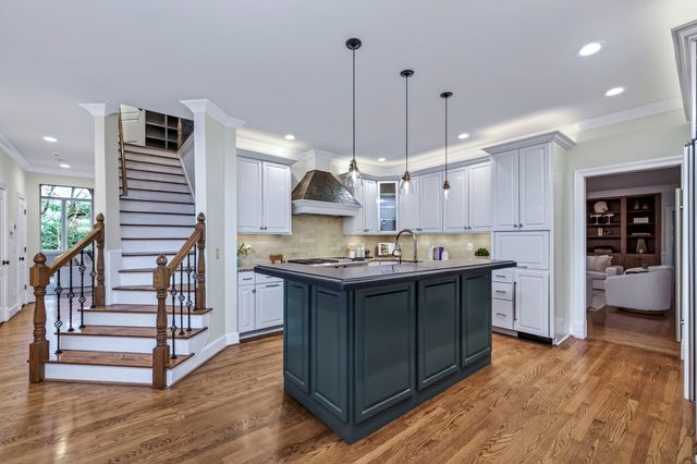 912 Calloway Dr, Brentwood, TN 37027