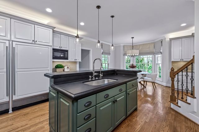 912 Calloway Dr, Brentwood, TN 37027