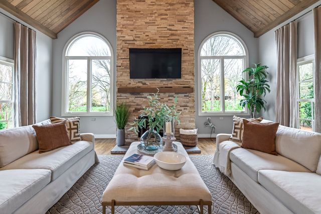 912 Calloway Dr, Brentwood, TN 37027