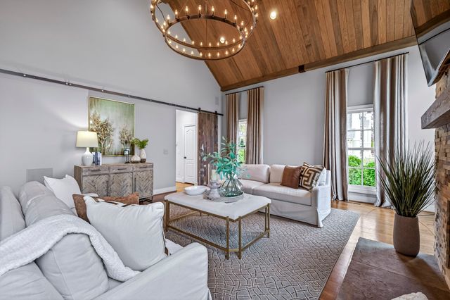 912 Calloway Dr, Brentwood, TN 37027