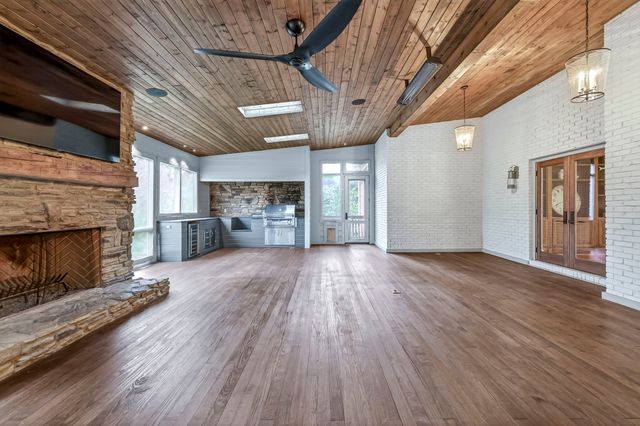 912 Calloway Dr, Brentwood, TN 37027