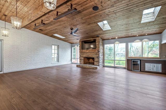 912 Calloway Dr, Brentwood, TN 37027