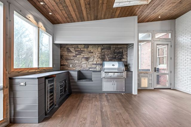 912 Calloway Dr, Brentwood, TN 37027