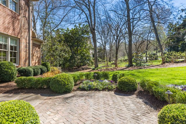 912 Calloway Dr, Brentwood, TN 37027