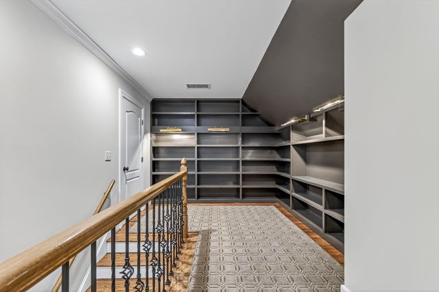 912 Calloway Dr, Brentwood, TN 37027