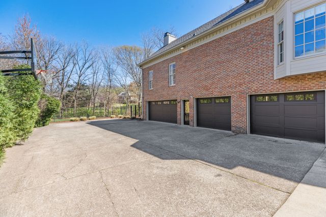 912 Calloway Dr, Brentwood, TN 37027