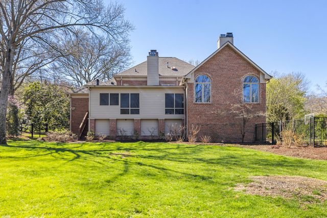 912 Calloway Dr, Brentwood, TN 37027