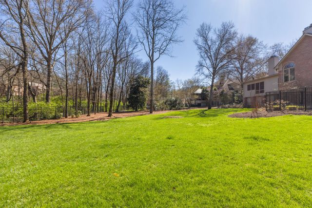 912 Calloway Dr, Brentwood, TN 37027