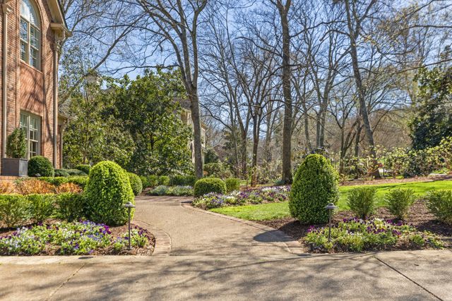 912 Calloway Dr, Brentwood, TN 37027