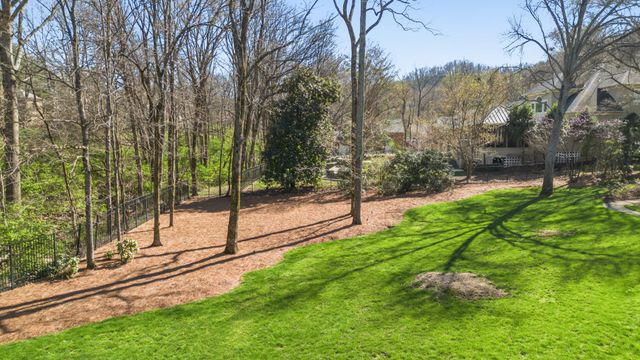 912 Calloway Dr, Brentwood, TN 37027