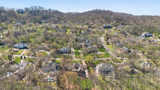 912 Calloway Dr, Brentwood, TN 37027