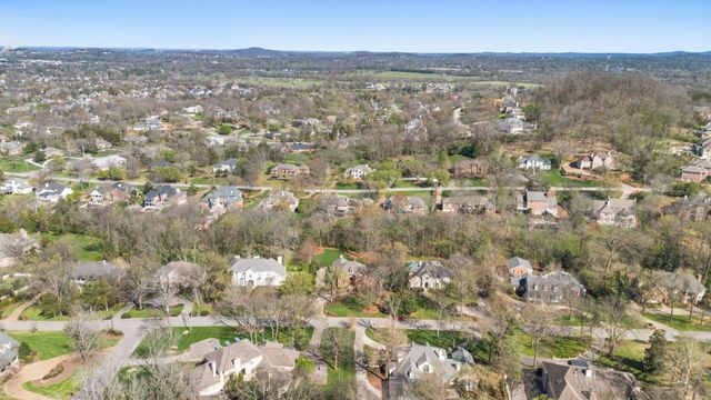 912 Calloway Dr, Brentwood, TN 37027