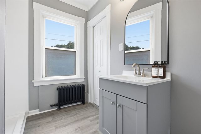 96 Union St, Holbrook, MA 02343