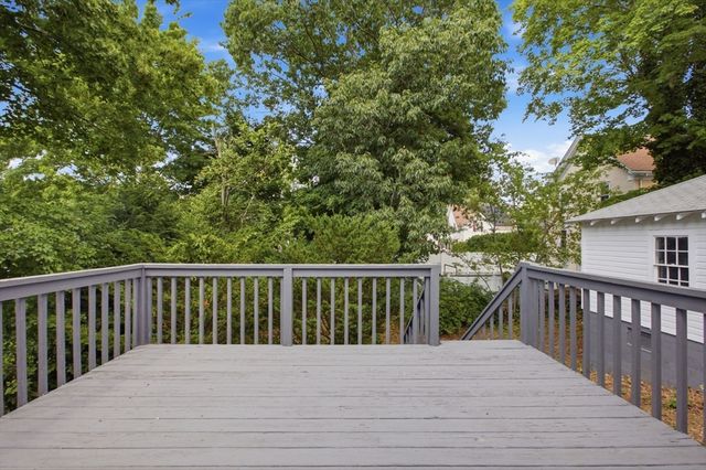 96 Union St, Holbrook, MA 02343