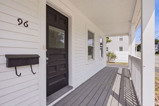 96 Union St, Holbrook, MA 02343