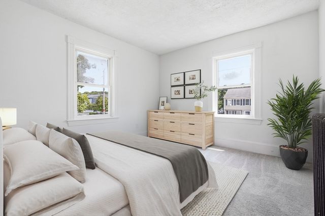 96 Union St, Holbrook, MA 02343