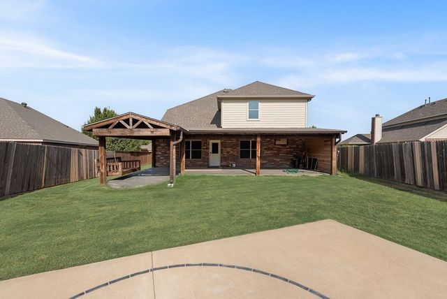 1816 Castle Creek Drive, Little Elm, TX 75068