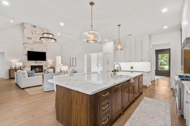 7002 Bowie Court, Montgomery, TX 77316