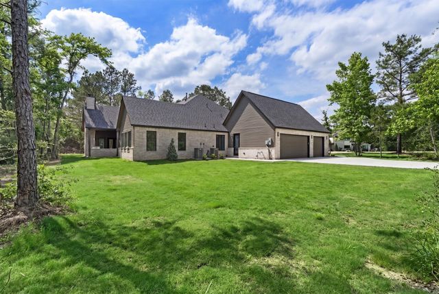 7002 Bowie Court, Montgomery, TX 77316