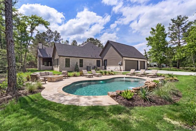 7002 Bowie Court, Montgomery, TX 77316