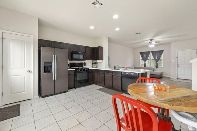 1058 Sand Post PL, San Marcos, TX 78666