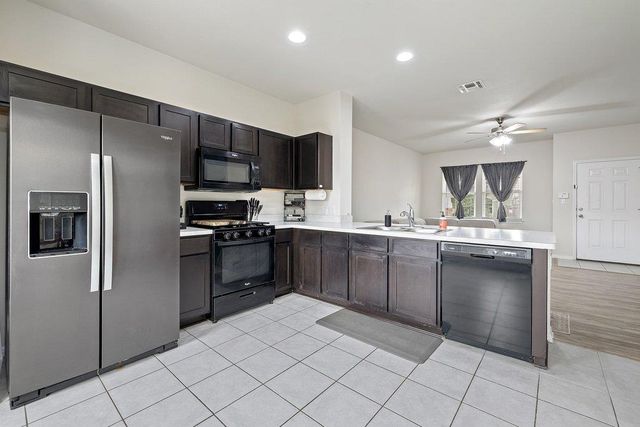 1058 Sand Post PL, San Marcos, TX 78666