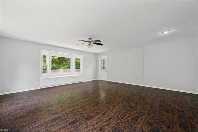 531 Dafia DR, Hampton, VA 23666
