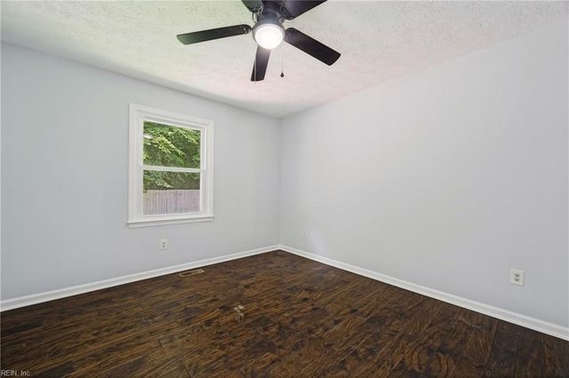 531 Dafia DR, Hampton, VA 23666