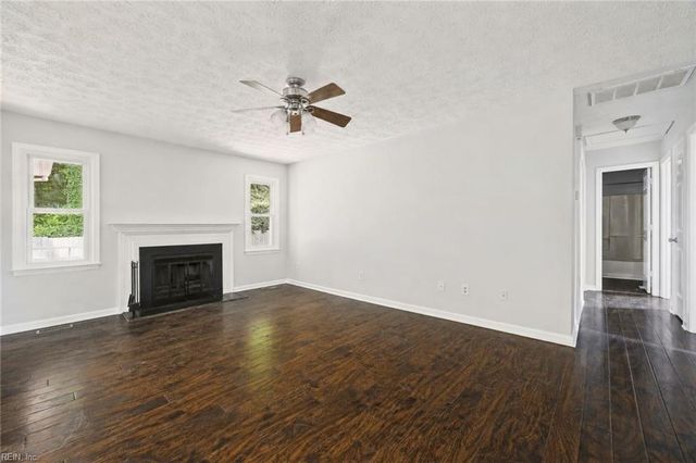 531 Dafia DR, Hampton, VA 23666