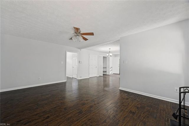 531 Dafia DR, Hampton, VA 23666