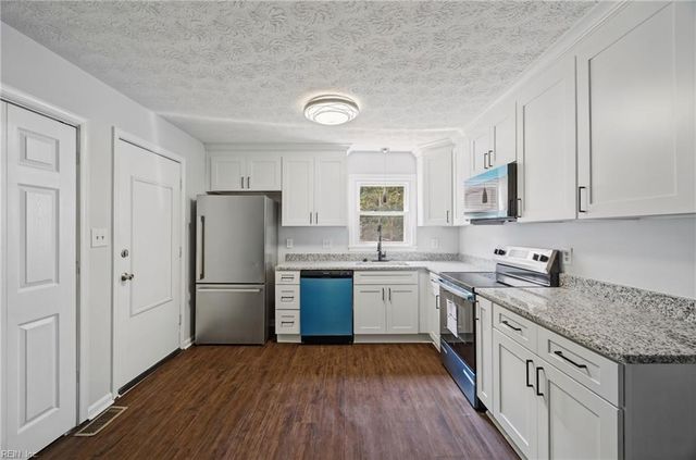 531 Dafia DR, Hampton, VA 23666