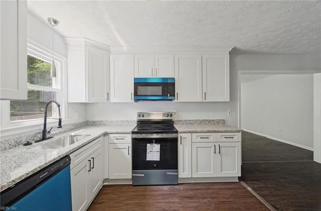 531 Dafia DR, Hampton, VA 23666