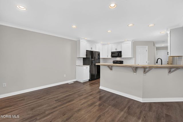 6945 Southpine Court, Maumee, OH 43537