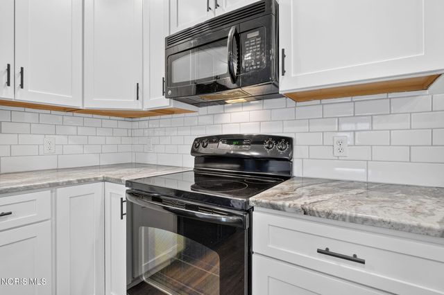 6945 Southpine Court, Maumee, OH 43537