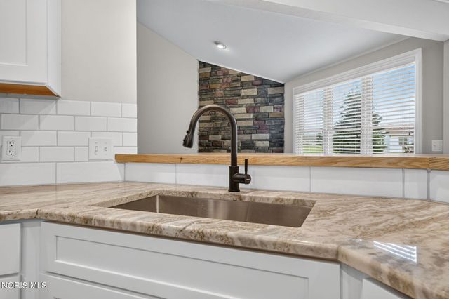 6945 Southpine Court, Maumee, OH 43537