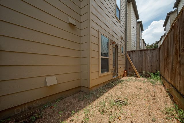 2910 Leeland Street, Houston, TX 77003