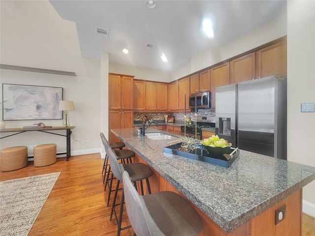 2910 Leeland Street, Houston, TX 77003