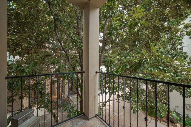 2910 Leeland Street, Houston, TX 77003