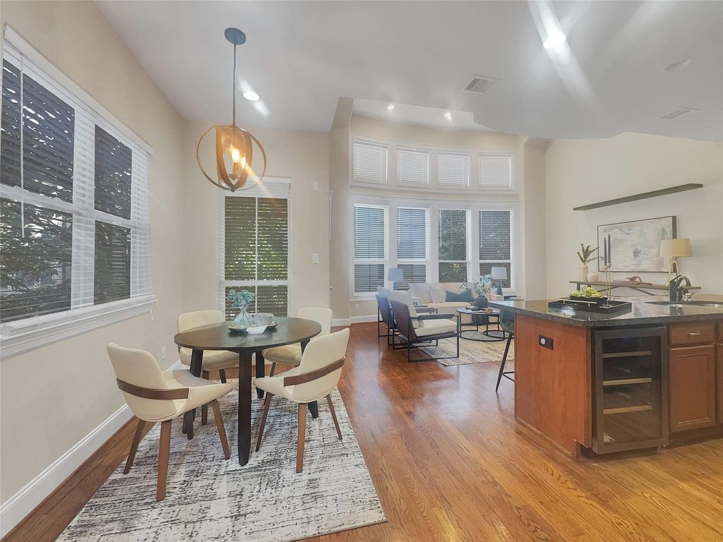 2910 Leeland Street, Houston, TX 77003