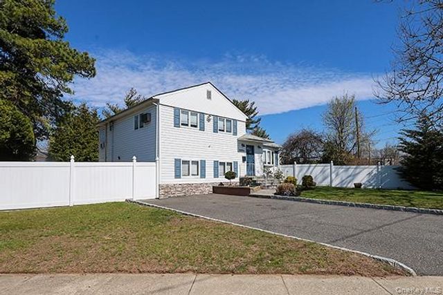 1084 Hicksville Road, Massapequa, NY 11758