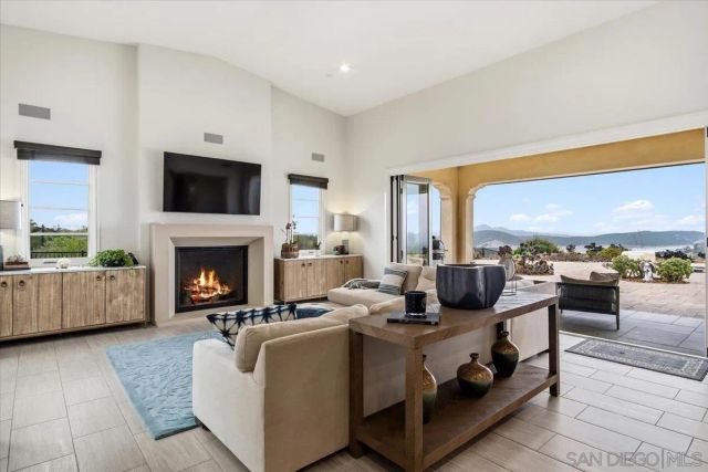 18370 Avenida Apice, Rancho Santa Fe, CA 92067