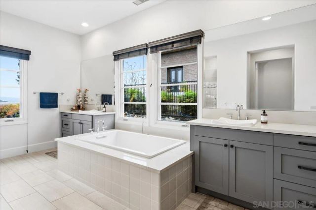18370 Avenida Apice, Rancho Santa Fe, CA 92067