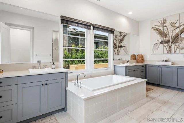 18370 Avenida Apice, Rancho Santa Fe, CA 92067